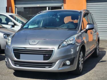 PEUGEOT 5008 1.6 BlueHDi 120 cv EAT6 7 Places Allure - Garantie 12 Mois