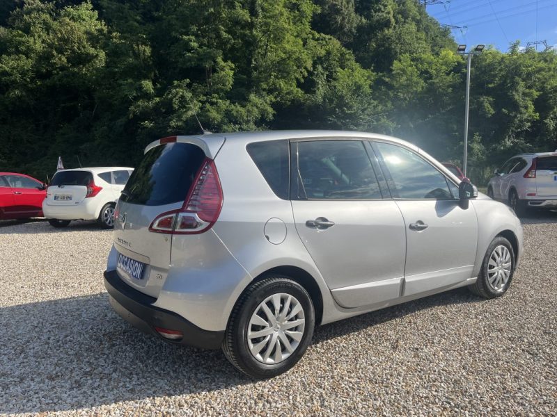 RENAULT SCENIC 2011