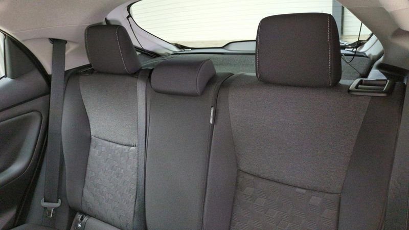 Toyota Yaris Hybride 116h design + sieges chauffants + volant chauffant