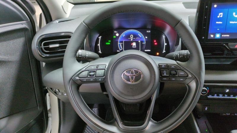 Toyota Yaris Hybride 116h design + sieges chauffants + volant chauffant
