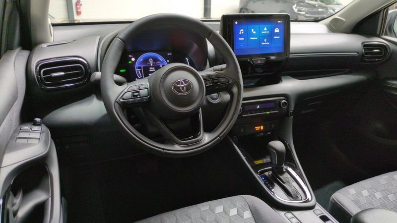 Toyota Yaris Hybride 116h design + sieges chauffants + volant chauffant