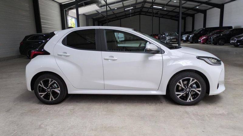 Toyota Yaris Hybride 116h design + sieges chauffants + volant chauffant