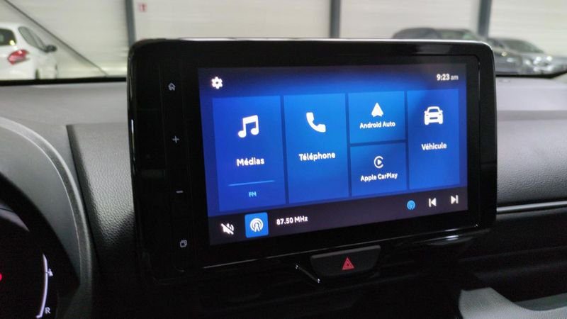 Toyota Yaris Hybride 116h design + sieges chauffants + volant chauffant