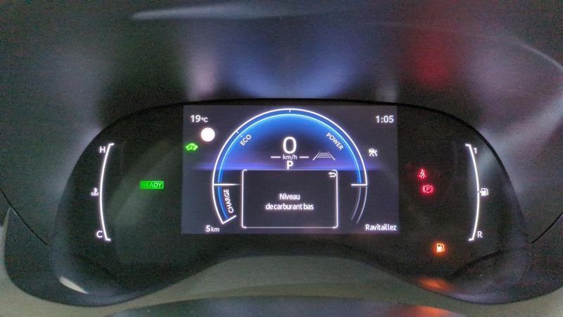 Toyota Yaris Hybride 116h design + sieges chauffants + volant chauffant