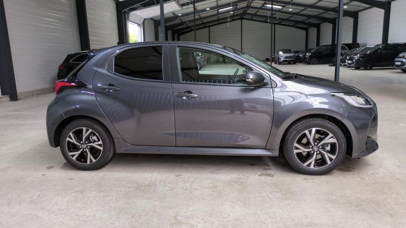 Toyota Yaris Hybride 116h design + sieges chauffants + volant chauffant