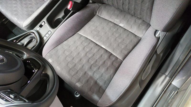 Toyota Yaris Hybride 116h design + sieges chauffants + volant chauffant