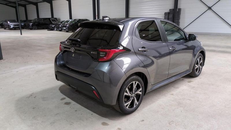 Toyota Yaris Hybride 116h design + sieges chauffants + volant chauffant