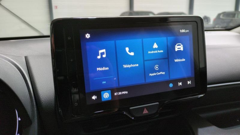 Toyota Yaris Hybride 116h design + sieges chauffants + volant chauffant
