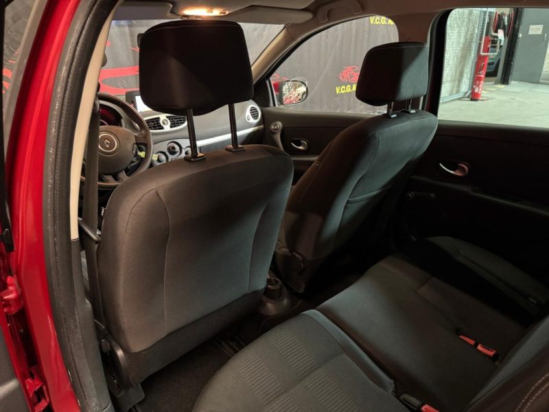 RENAULT CLIO ESTATE 1.5 dCi 90 Dynamique TomTom