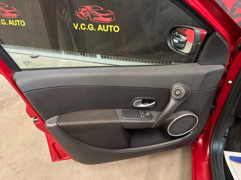 RENAULT CLIO ESTATE 1.5 dCi 90 Dynamique TomTom