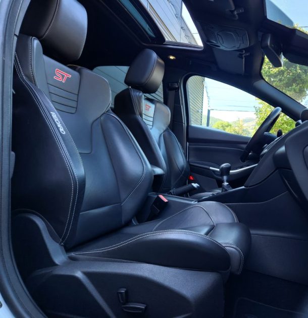 Ford Focus ST 2.0 250*1Main*T.OUVRANT*CAMERA*GPS*XENON*