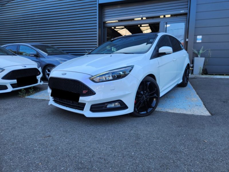 Ford Focus ST 2.0 250*1Main*T.OUVRANT*CAMERA*GPS*XENON*