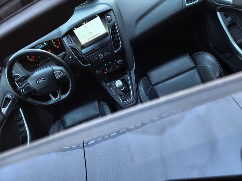 Ford Focus ST 2.0 250*1Main*T.OUVRANT*CAMERA*GPS*XENON*