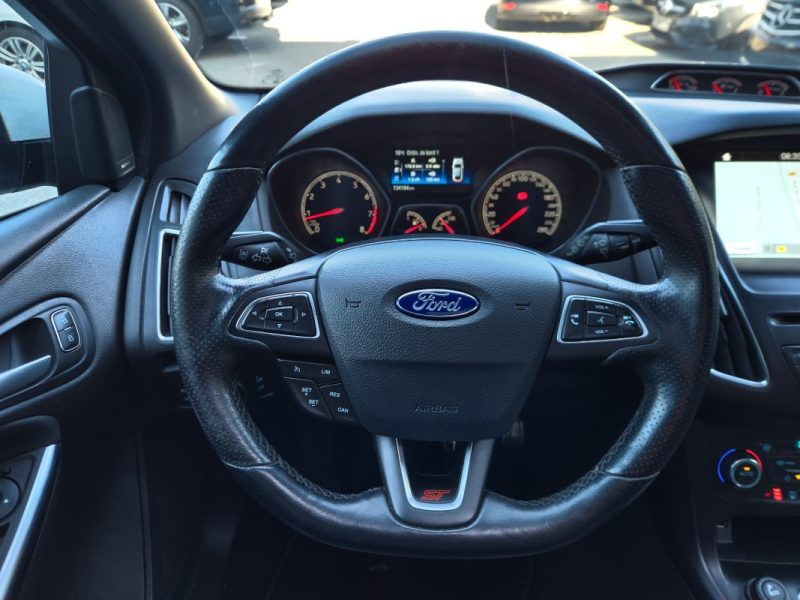 Ford Focus ST 2.0 250*1Main*T.OUVRANT*CAMERA*GPS*XENON*