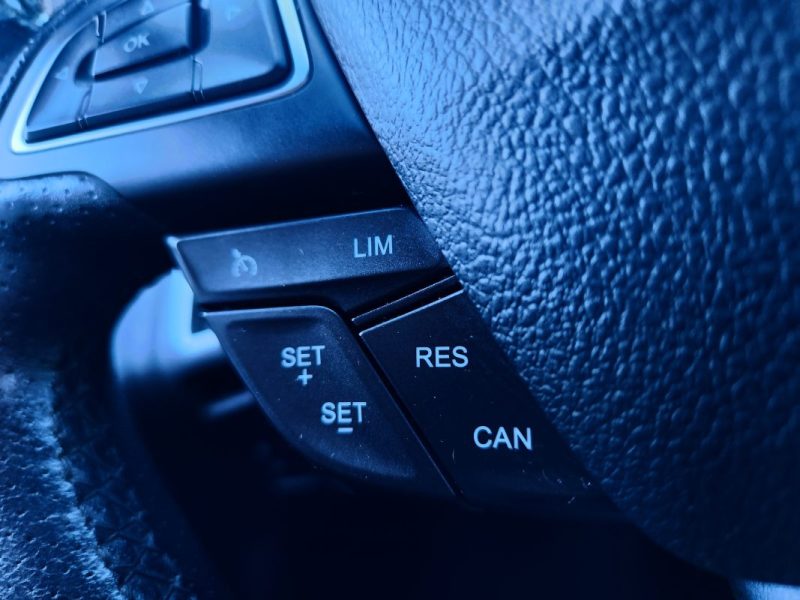 Ford Focus ST 2.0 250*1Main*T.OUVRANT*CAMERA*GPS*XENON*