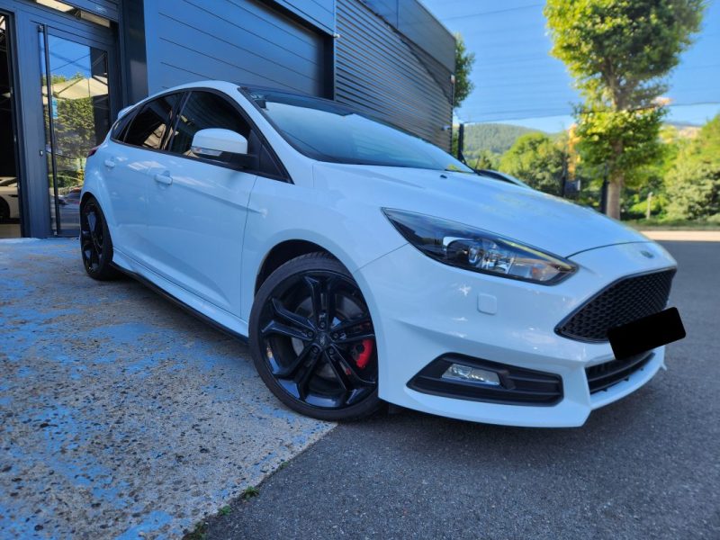 Ford Focus ST 2.0 250*1Main*T.OUVRANT*CAMERA*GPS*XENON*