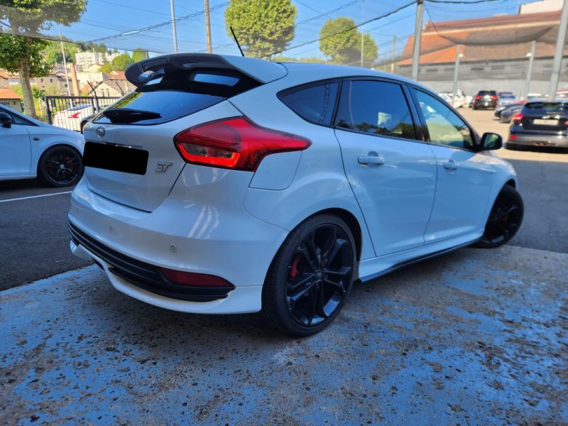 Ford Focus ST 2.0 250*1Main*T.OUVRANT*CAMERA*GPS*XENON*