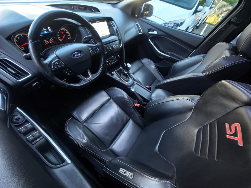 Ford Focus ST 2.0 250*1Main*T.OUVRANT*CAMERA*GPS*XENON*