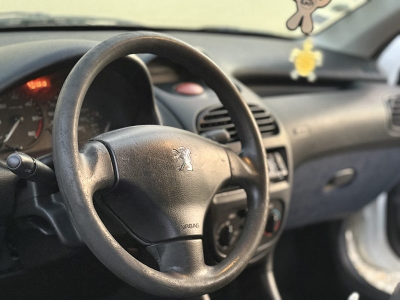 PEUGEOT 206 2002