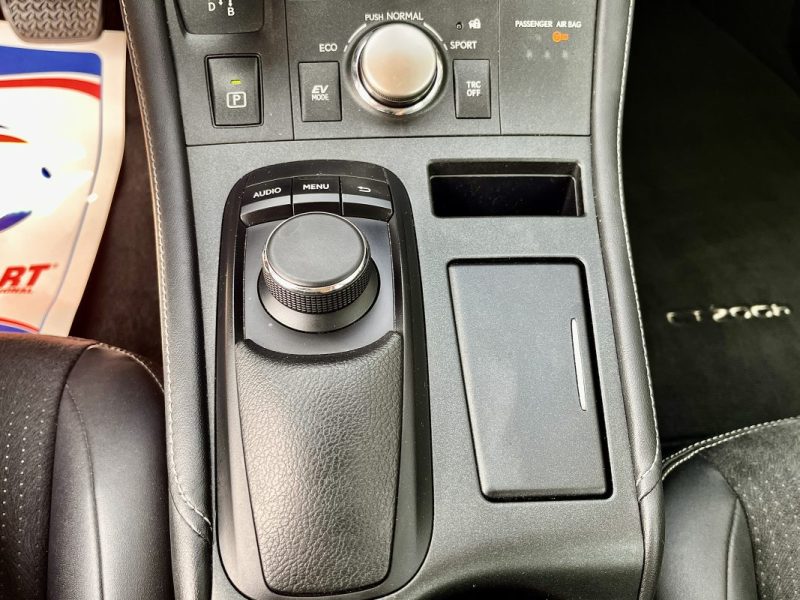 LEXUS CT200H 136ch Design pack Confort 07/2015