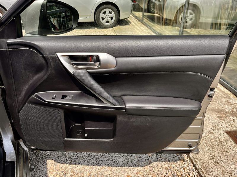 LEXUS CT200H 136ch Design pack Confort 07/2015