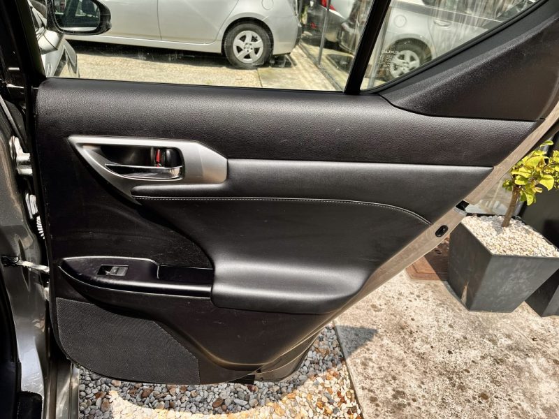 LEXUS CT200H 136ch Design pack Confort 07/2015