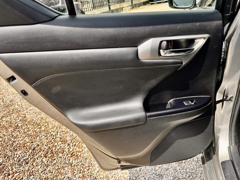 LEXUS CT200H 136ch Design pack Confort 07/2015