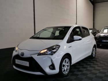 TOYOTA YARIS HYBRID 0001