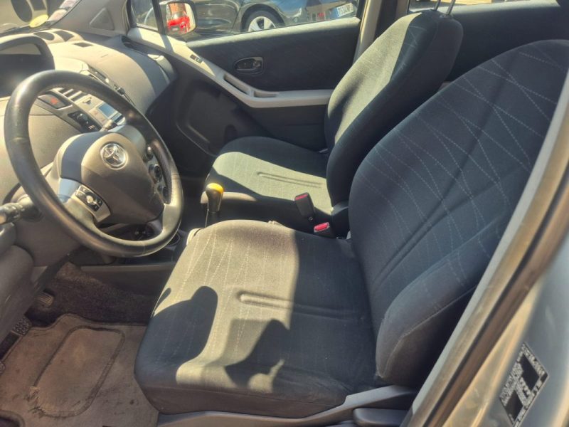 TOYOTA YARIS 2006