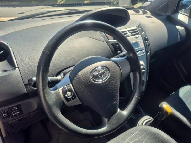 TOYOTA YARIS 2006