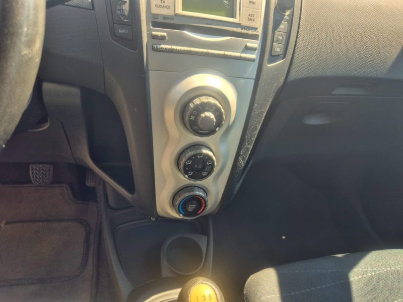 TOYOTA YARIS 2006