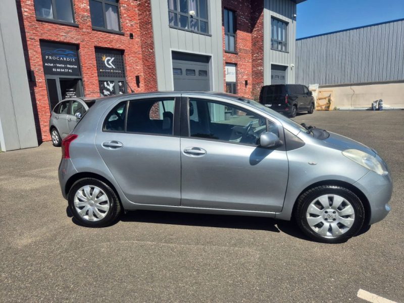 TOYOTA YARIS 2006