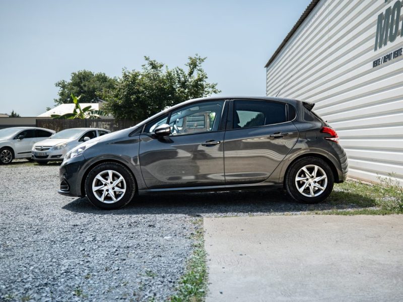 PEUGEOT 208 2016