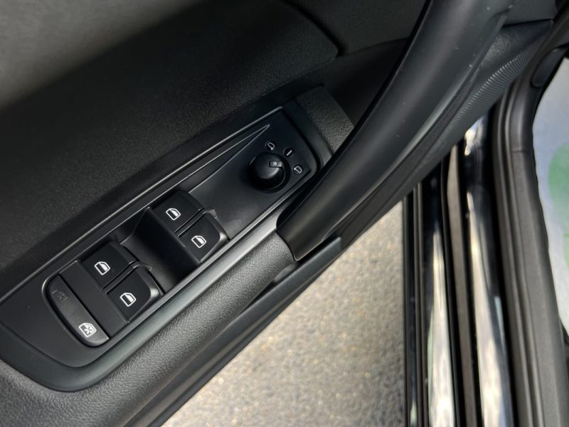 AUDI A1 1.6 TDI 105 Cv PREMIERE MAIN / 57 600 Kms GPS 5 PORTES - GARANTIE 1 AN