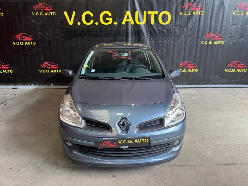 RENAULT CLIO 1.4i 100 Dynamique 