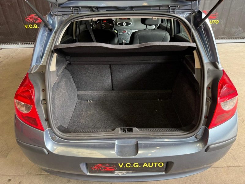 RENAULT CLIO 1.4i 100 Dynamique 