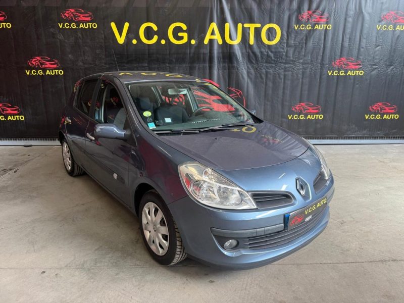 RENAULT CLIO 1.4i 100 Dynamique 