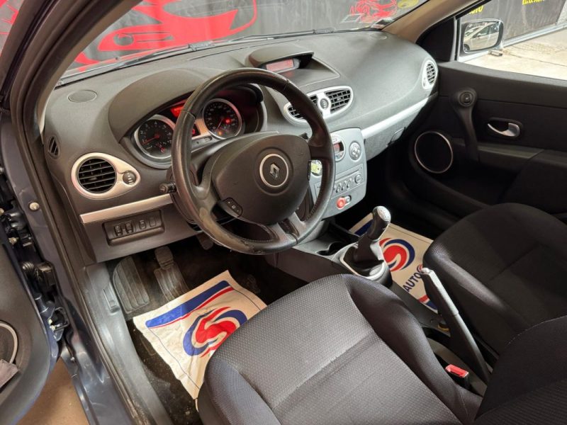 RENAULT CLIO 1.4i 100 Dynamique 