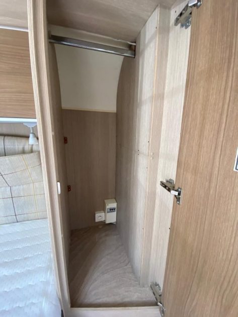 CAMPING-CAR PROFILÉ Burgmeister 55 Fifty Five IXEO TIME IT 734 Burstner 