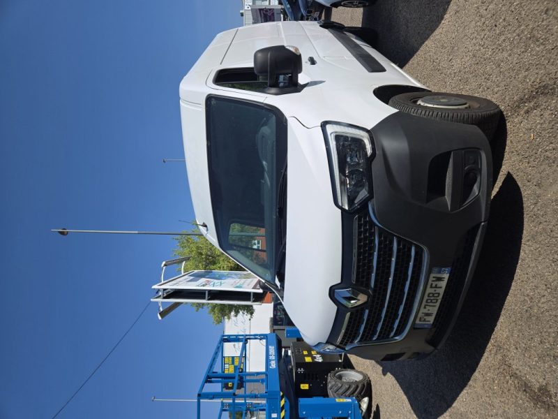 MERCEDES BENZ  213 2008