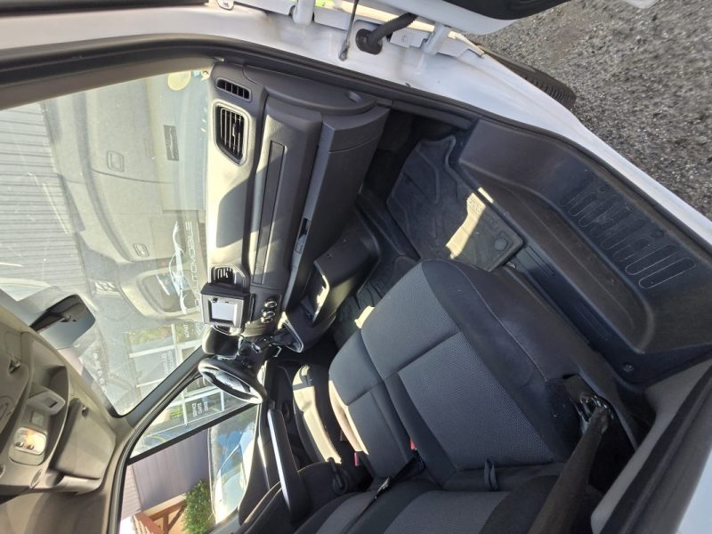 MERCEDES BENZ  213 2008