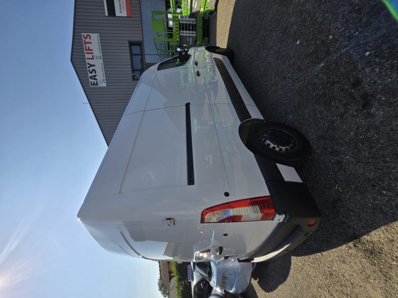 MERCEDES BENZ  213 2008