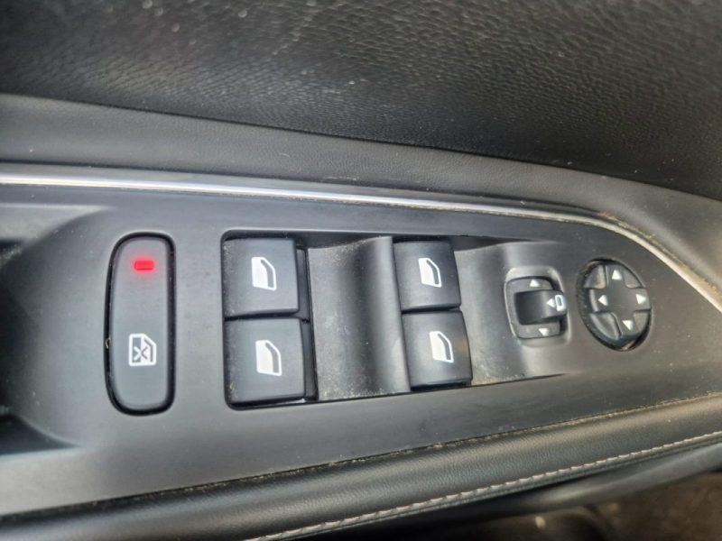 PEUGEOT 5008 II 2018