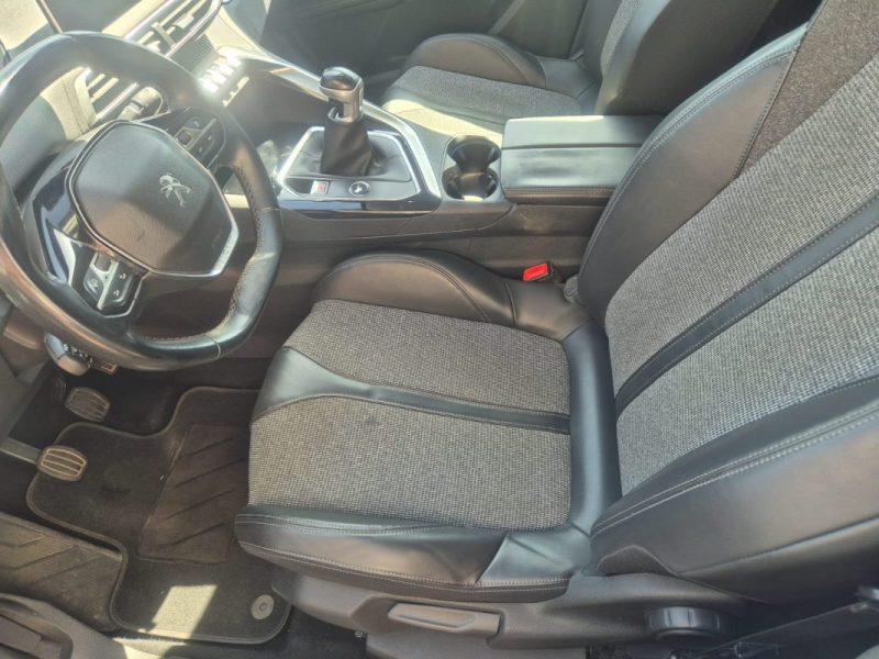 PEUGEOT 5008 II 2018
