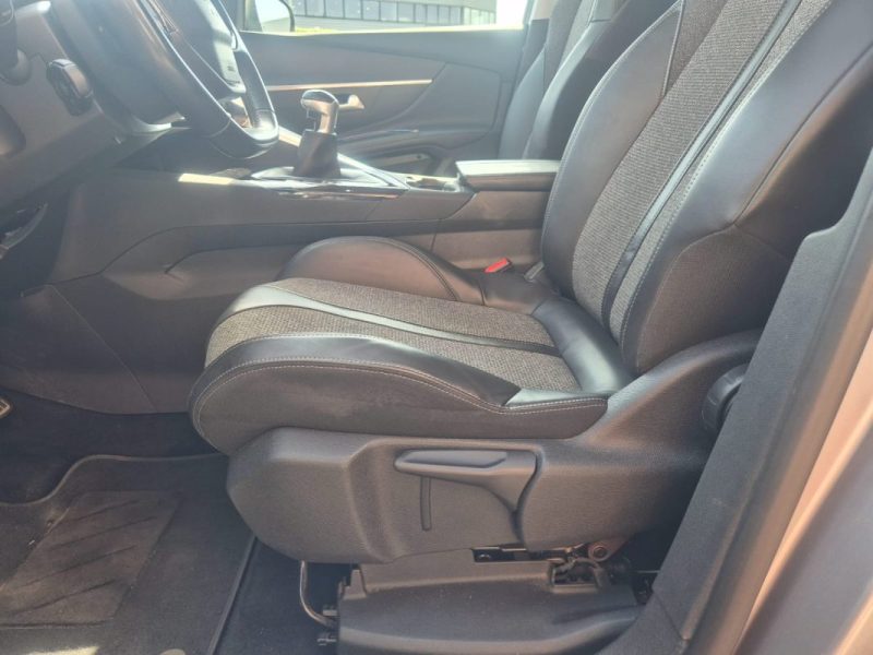 PEUGEOT 5008 II 2018