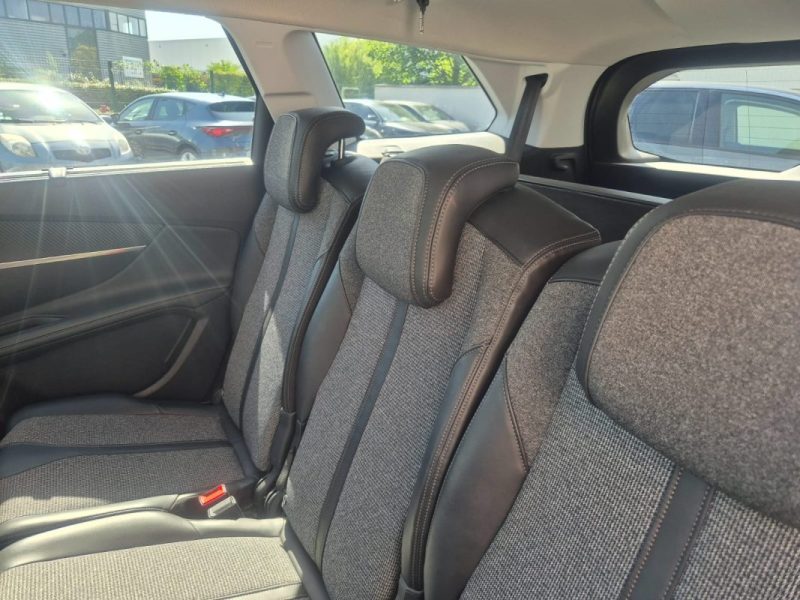 PEUGEOT 5008 II 2018
