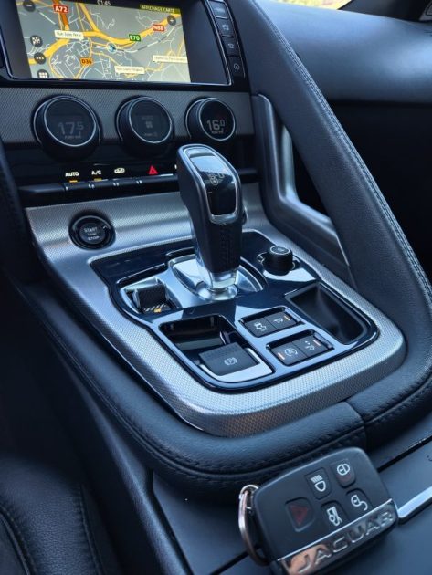 JAGUAR F-TYPE COUPE 3.0 V6 340 R-DYNAMIC*PANO*CAMERA*