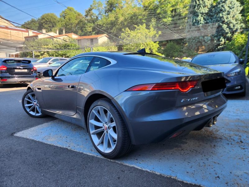 JAGUAR F-TYPE COUPE 3.0 V6 340 R-DYNAMIC*PANO*CAMERA*