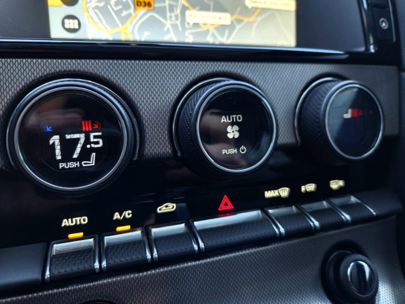 JAGUAR F-TYPE COUPE 3.0 V6 340 R-DYNAMIC*PANO*CAMERA*