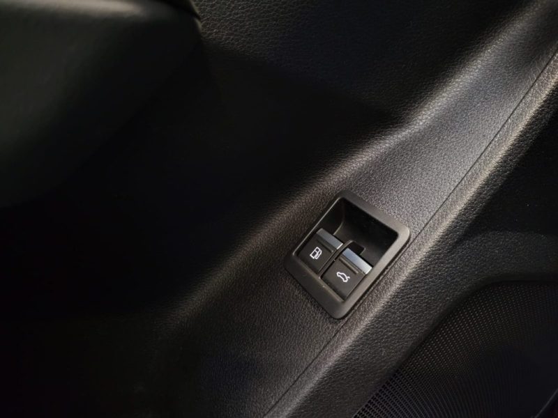 AUDI Q3 35 TDI 150ch S LINE / TOIT OUVRANT / SIEGES CHAUFFANTS / ECLAIRAGE D'AMBIANCE / SUIVI AUDI